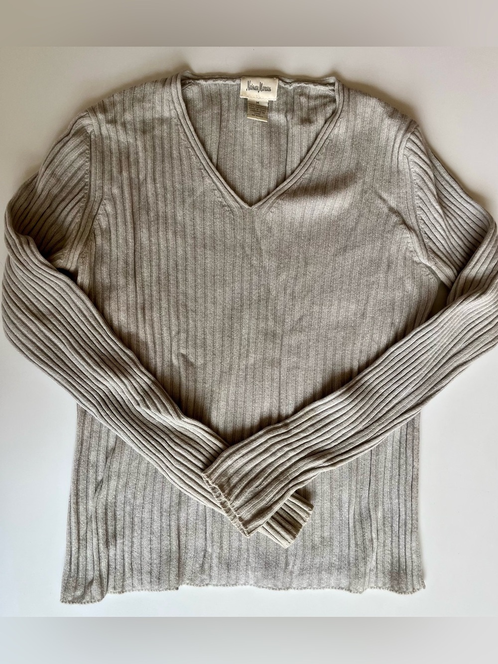Neiman Marcus 100% Cashmere Gray Rib Knit V-Neck Sweater M